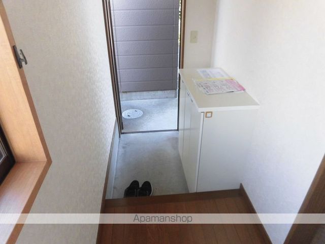 下川原アパートメントハウスVの玄関写真