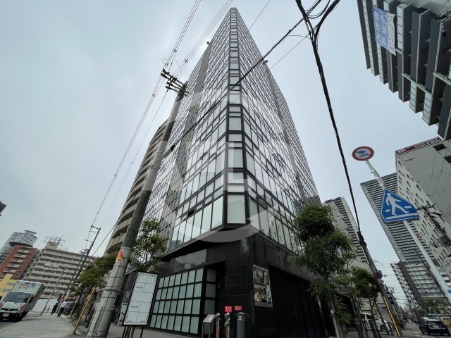 W.O.B.NISHIUMEDAの建物外観