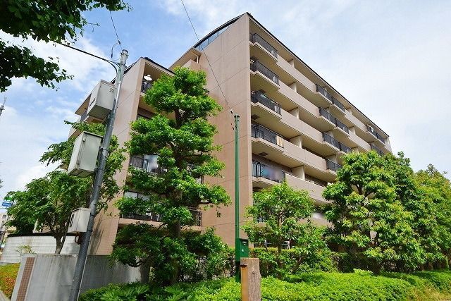 T s garden府中の建物外観