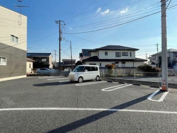 【熊谷市石原のアパートの駐車場】