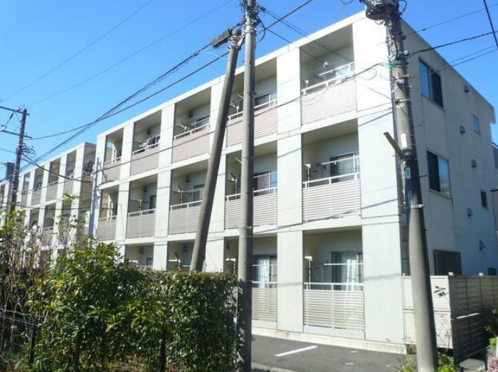 横浜市磯子区坂下町のマンションの建物外観