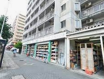 【名古屋市中区新栄のマンションのドラックストア】