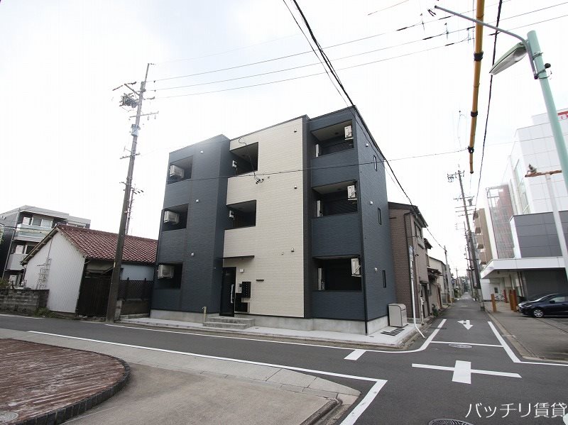 名古屋市中村区角割町のアパートの建物外観