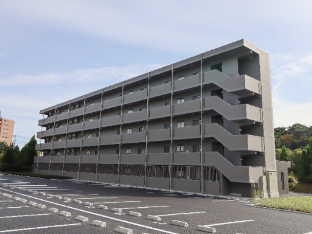 宇都宮市八幡台のマンションの建物外観