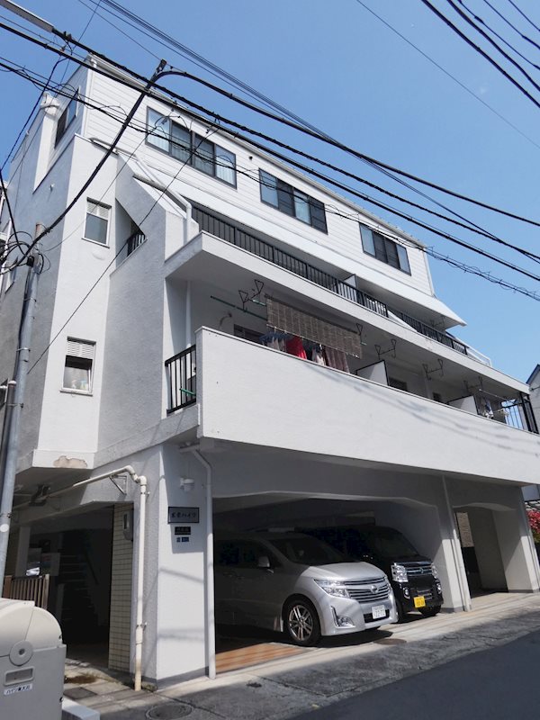 東栄ハイツの建物外観