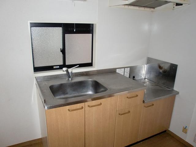 居室・リビング　キッチンは広くとってあります