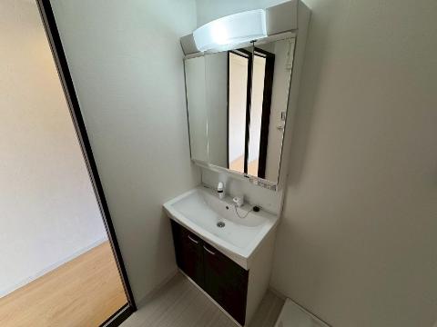 洗面設備　洗髪洗面化粧台