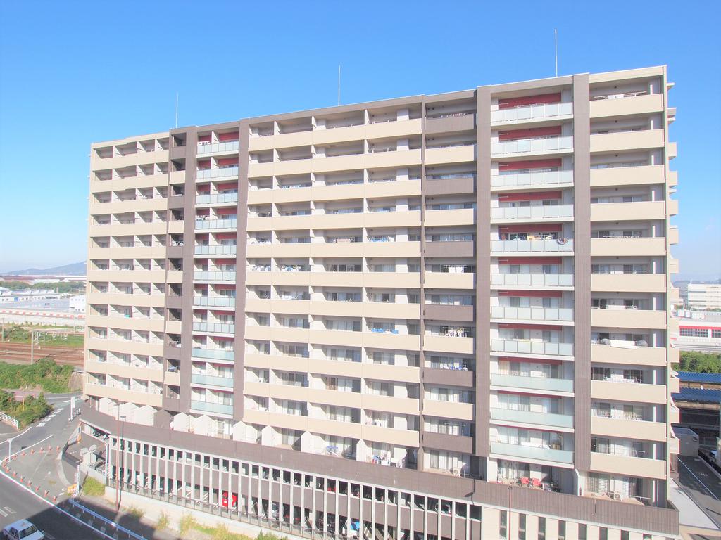 【ウイングス八幡駅前の建物外観】