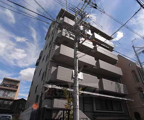 京都市東山区大黒町のマンションの建物外観