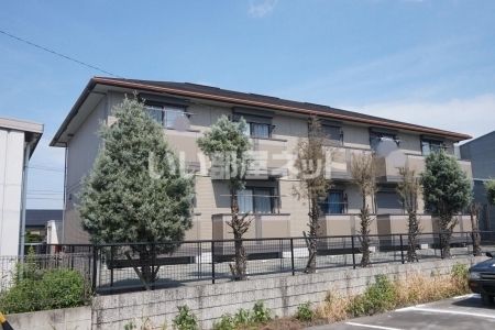 伊勢市小俣町宮前のアパートの建物外観