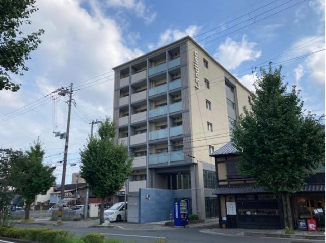 京都市中京区西ノ京南原町のマンションの建物外観