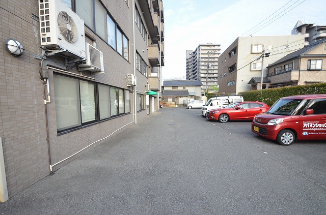 駐車場　駐車場