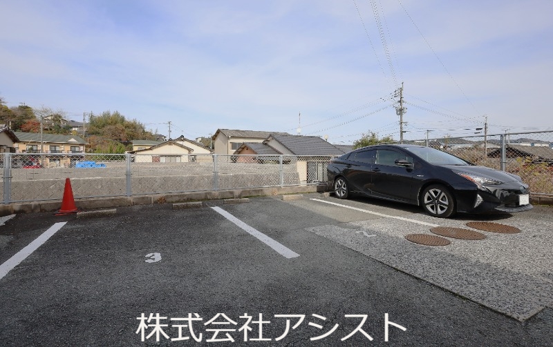 【飯塚市有井のアパートの駐車場】