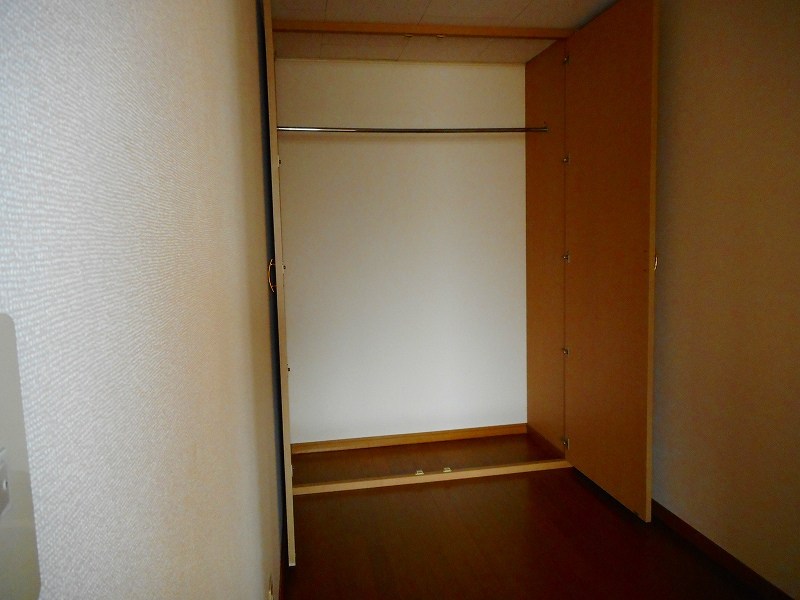 収納　同タイプ部屋の写真となり設備等は現況と異なる場合があります。