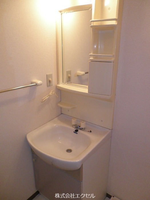 洗面設備　洗髪洗面化粧台です。