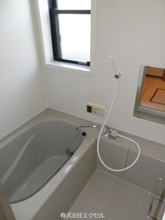 バス・シャワールーム　追い焚き給湯付きです。