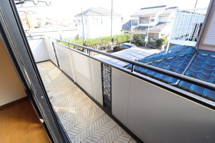 バルコニー　南向きで日当たり良好です。