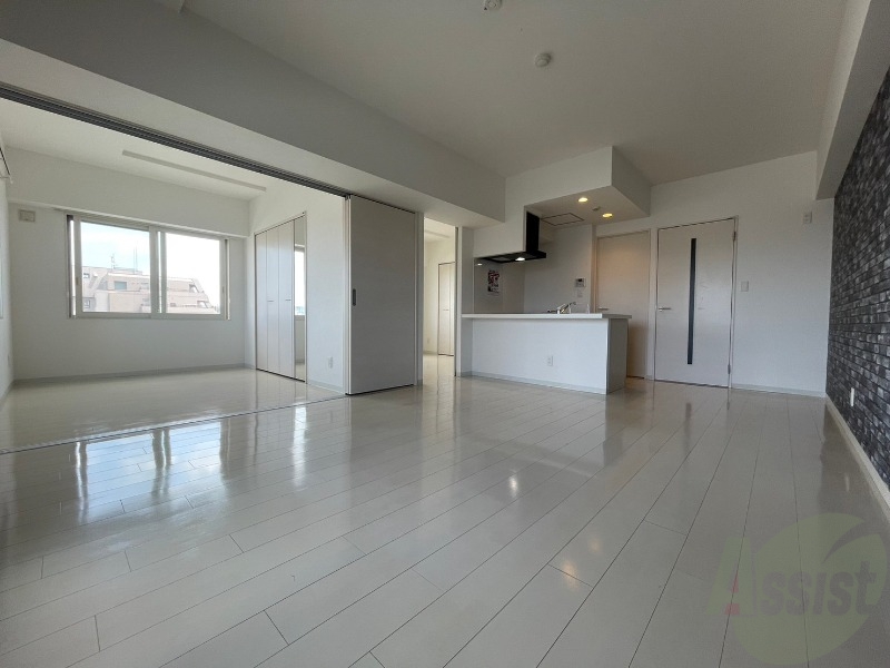 居室・リビング　広くてキレイなお部屋が広がっていて、充実した生活が送れそう。