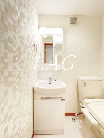 洗面設備　独立洗面台です。