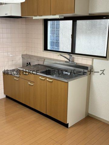 キッチン　コンパクトなキッチンで掃除もラクラク