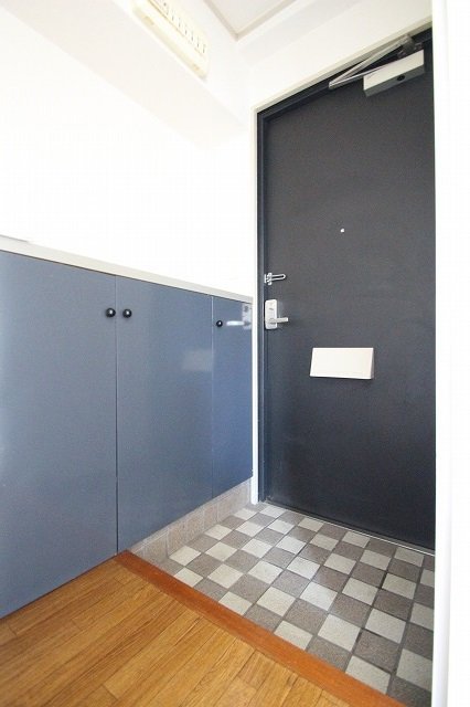 玄関　同物件別号室