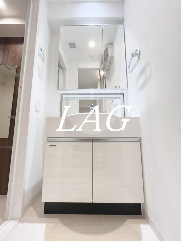 洗面設備　独立洗面台です。