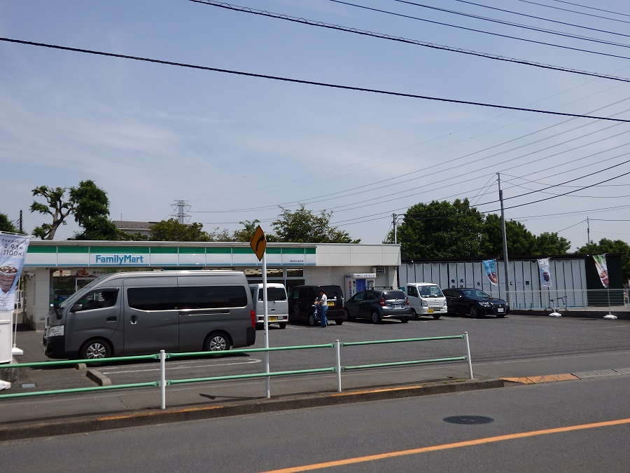 コンビニ　ファミリーマート秀栄花小金井店（コンビニ）まで828m