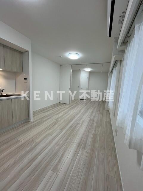 居室・リビング　こちらのリビングで趣味の時間をお楽しみください