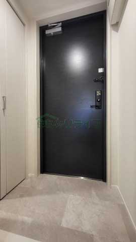 玄関　別部屋参考写真となります。