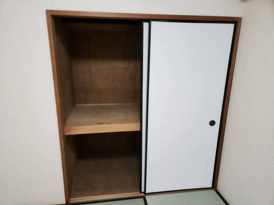 収納　押入