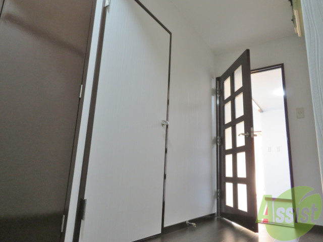 玄関　玄関の様子です。明るい印象ですね。気分もあがりそう。