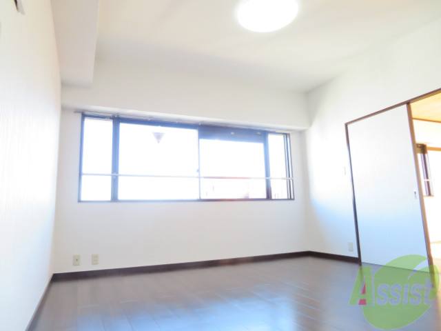 居室・リビング　広くてキレイなＬＤＫが広がっていて、充実した生活が送れそう。