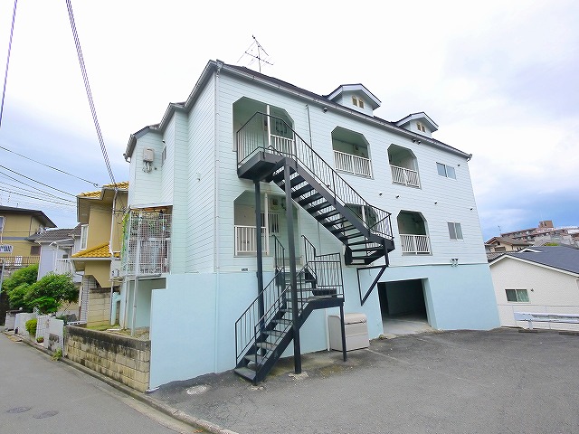 建物外観　落ち着いた雰囲気の外観です