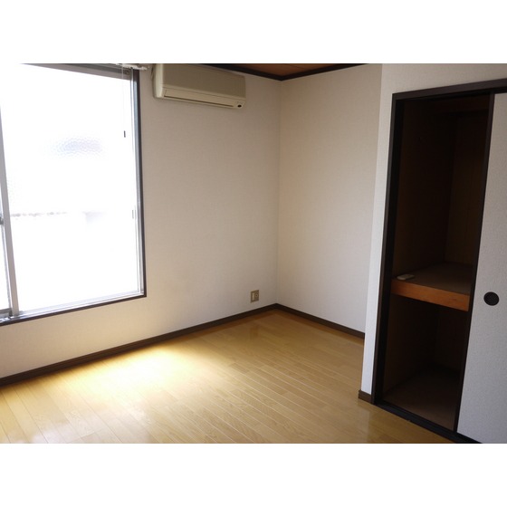 居室・リビング　実部屋は反転