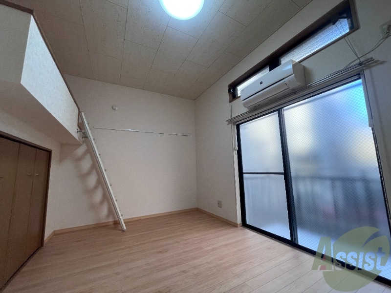 居室・リビング　洋室は７．５帖です。広々していて良いですね。