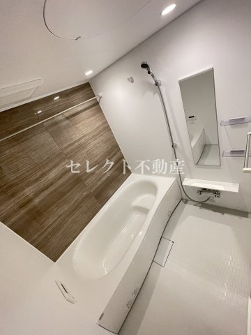 バス・シャワールーム　【ベル・シャンス　I】一坪風呂で足をのばしてゆったりリラック