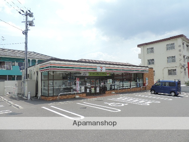 コンビニ　セブンイレブン八幡大浦３丁（コンビニ）まで353m