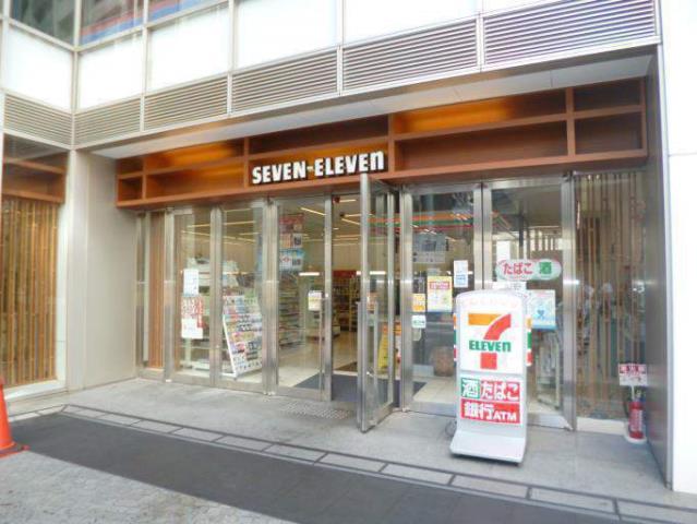 コンビニ　セブンイレブン（コンビニ）まで300m