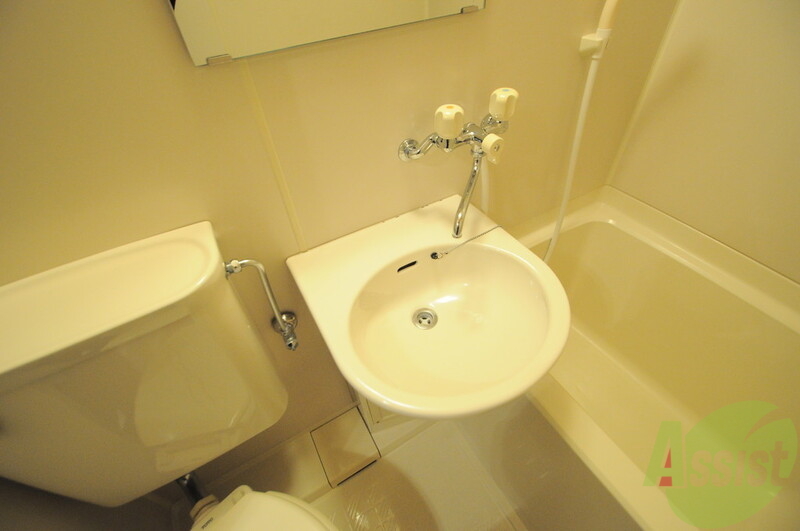 洗面設備　可愛いいサイズの洗面台ですが、機能性はすごいんですよ。