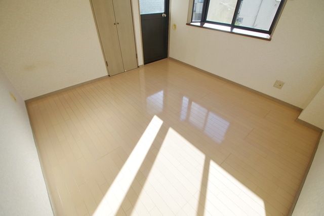 居室・リビング　★7.3帖の洋室★