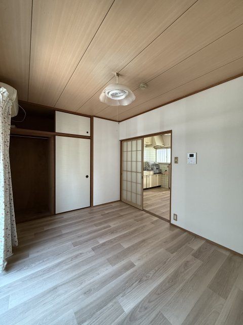 居室・リビング　同物件別号室の写真です。