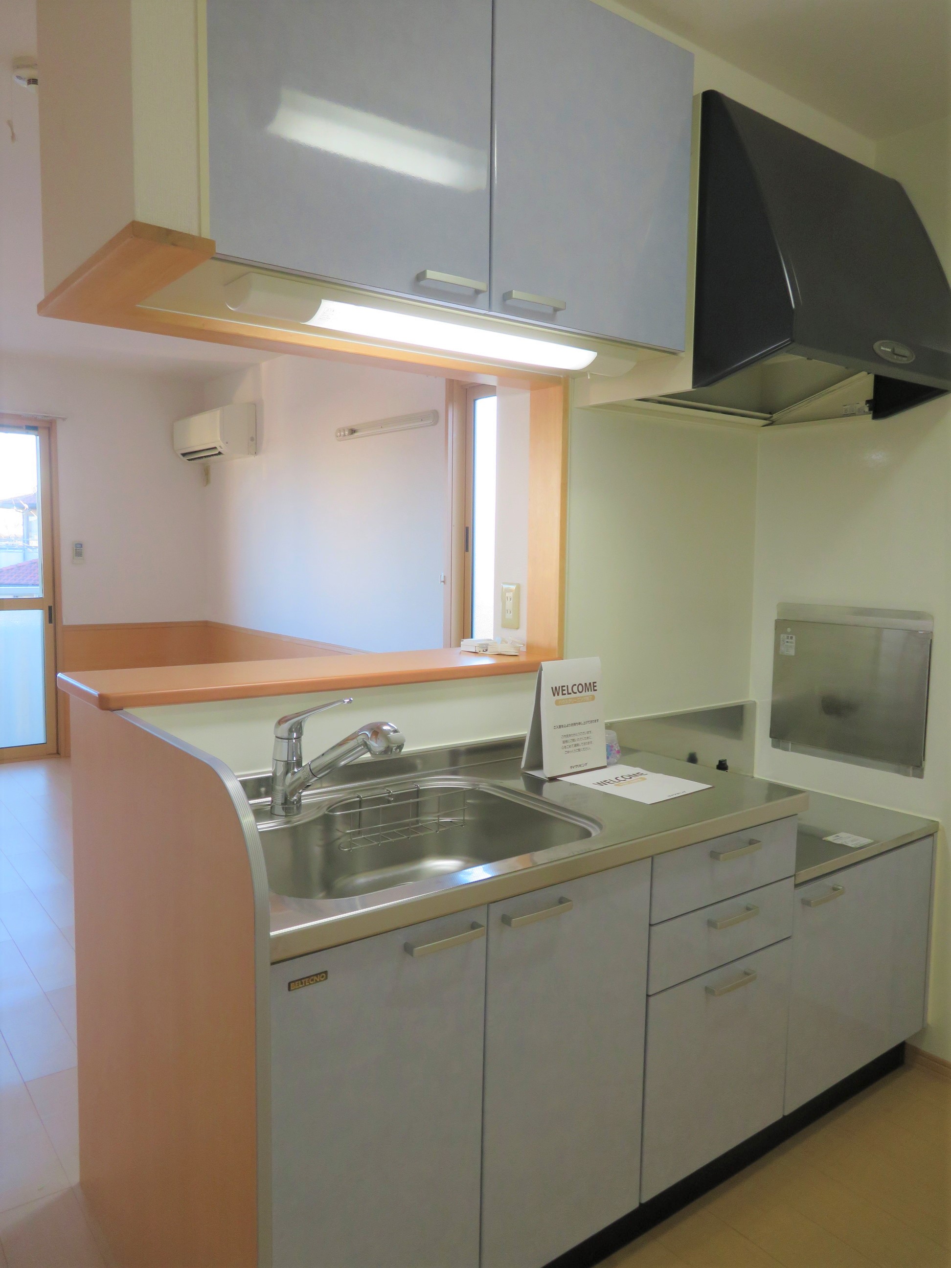 キッチン　カウンターキッチン！窓付きで換気できます！