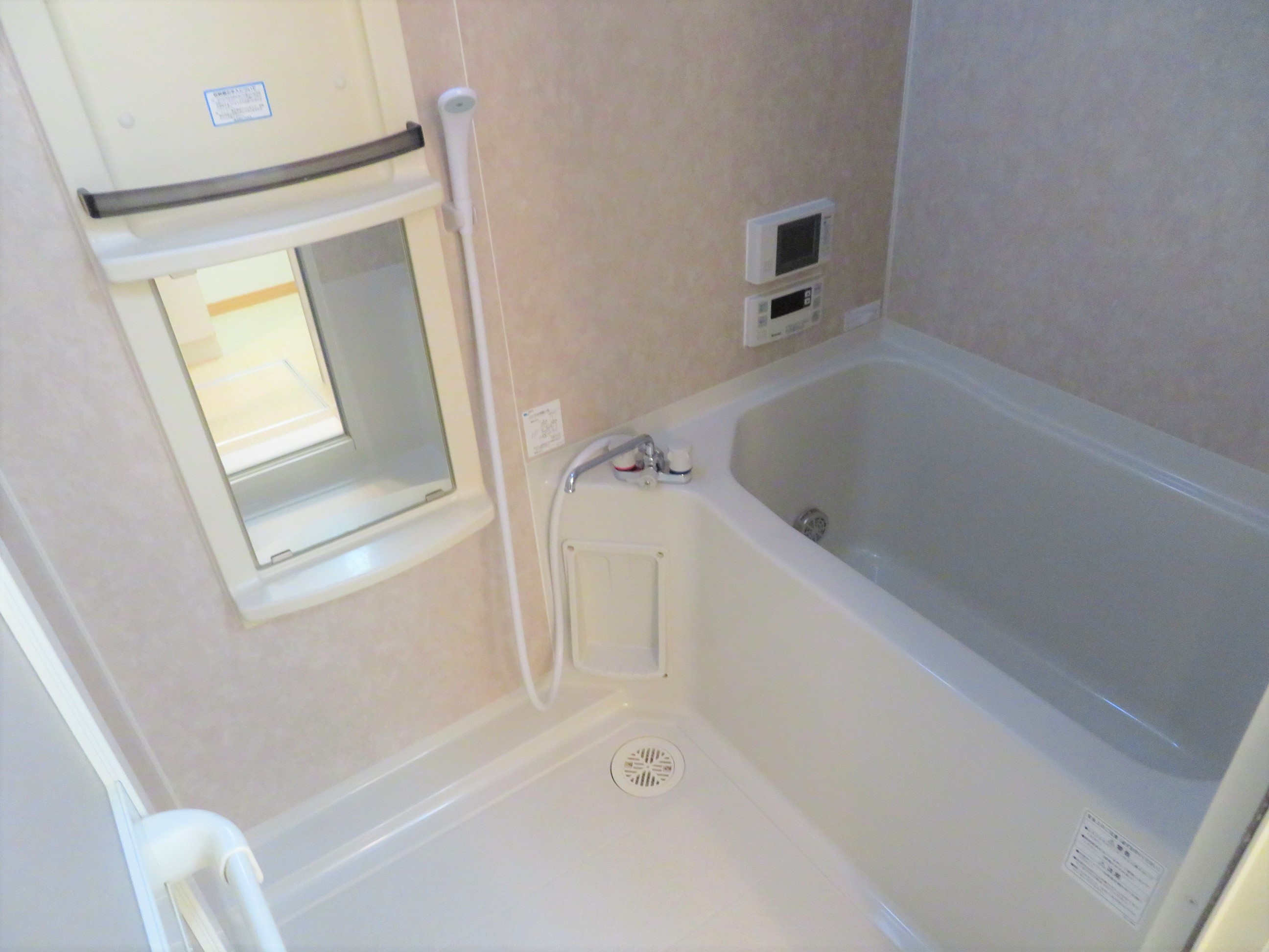 バス・シャワールーム　追い炊き付き！経済的ですね！