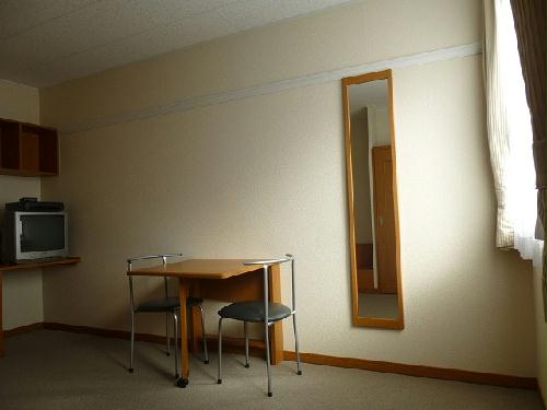 居室・リビング　姿見もあります！