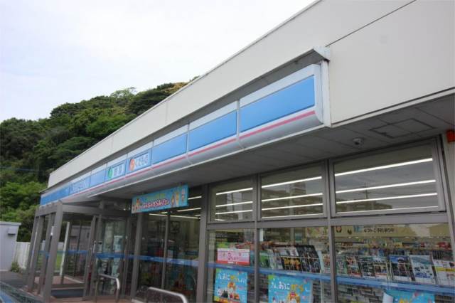 コンビニ　ローソン 水巻牟田店（コンビニ）まで729m