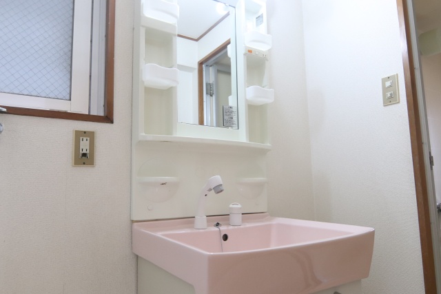 洗面設備　※別部屋の参考写真です