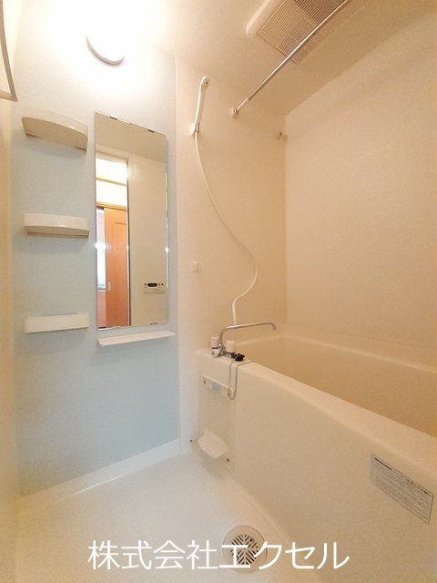 バス・シャワールーム　浴室乾燥委完備です。