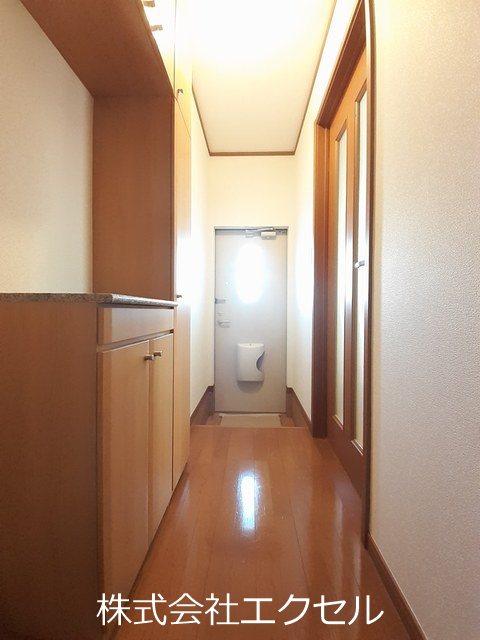 玄関　シューズボックス完備しています。