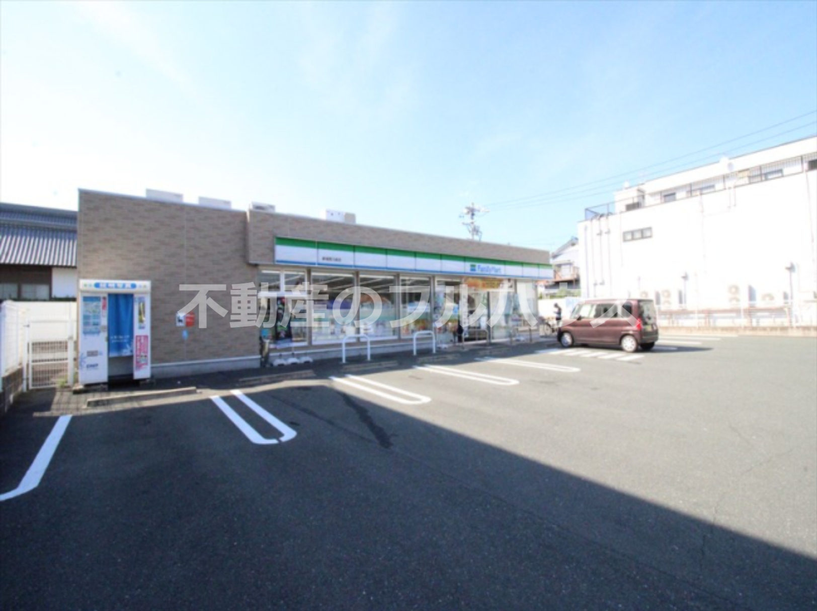 コンビニ　ファミリーマート 新城西入船店（コンビニ）まで566m