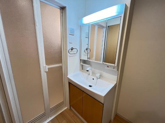 洗面設備　洗髪洗面化粧台